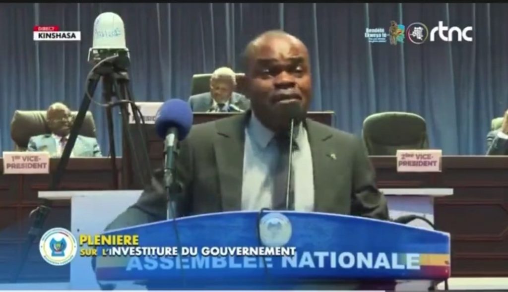 Le député national Nkoy Ampango critique sévèrement le système LMD et demande son abolition