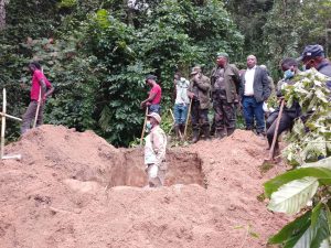 Des ossements humains de personnes qui auraient été tuées par les ADF, découverts dans le secteur de Ruwenzori