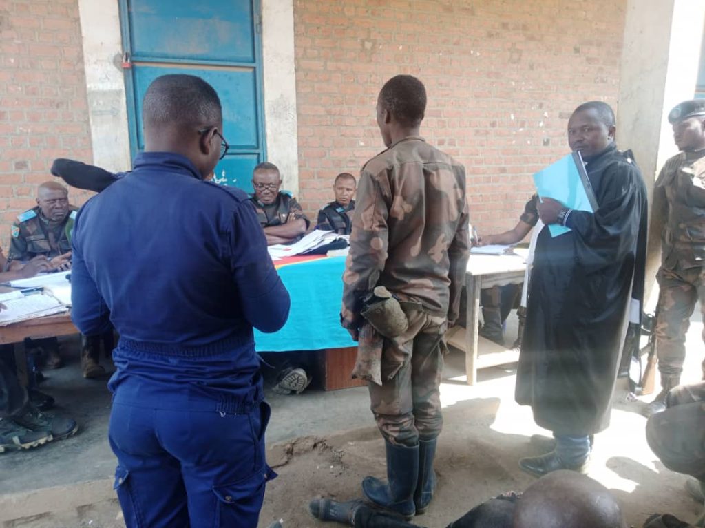 Audience en cours des militaires ayant abandonné leur ligne de front dans le cadre de la guerre contre le M23 à Lubero