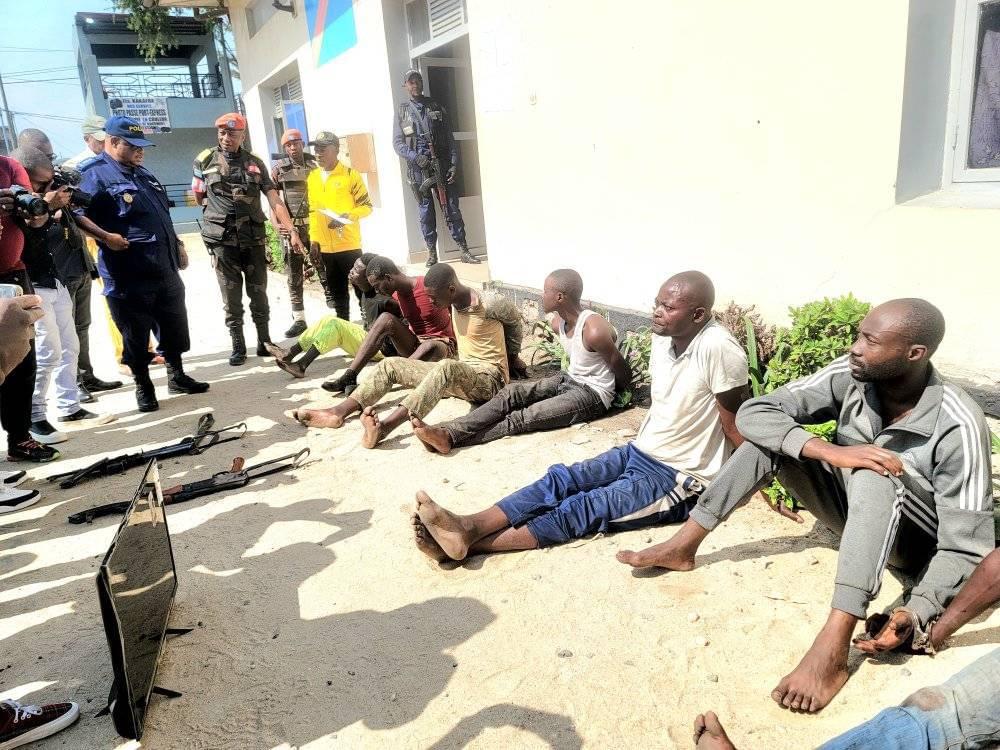 Goma : Présentation de 9 Bandits Présumés par le Maire de ville Présentation de 9 Bandits Présumés par le Maire de ville