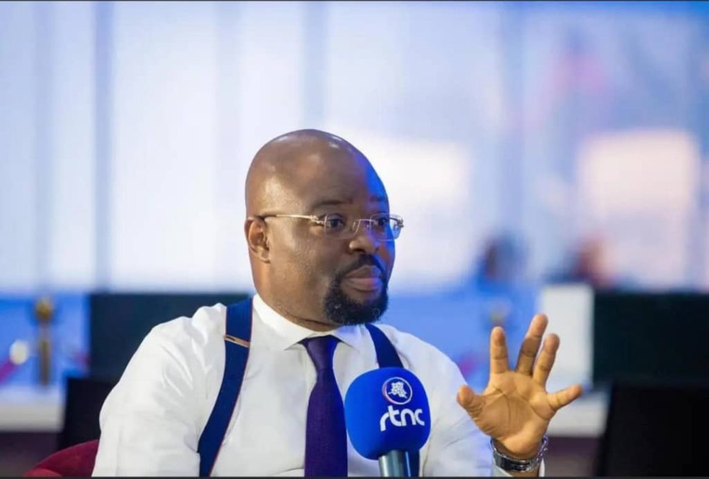 Le journaliste Jessy Kabasele suspendu préventivement de ses fonctions à la RTNC