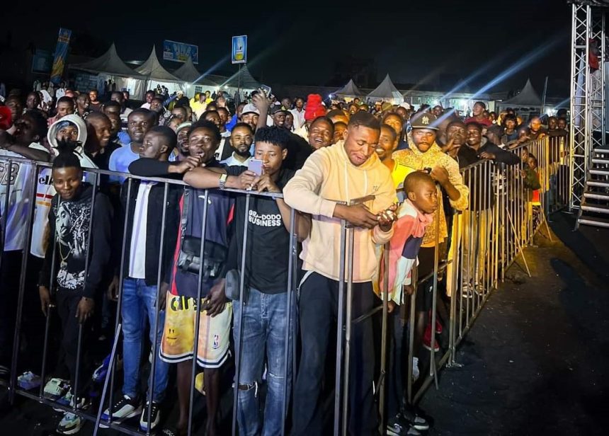 Première Journée du Festival Usiku Wa Zamani, Une Timidité Relative des Spectateurs