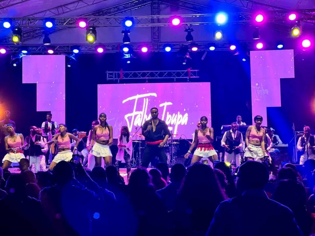 Fally Ipupa confirme sa grandeur malgré les menaces sur son show case
