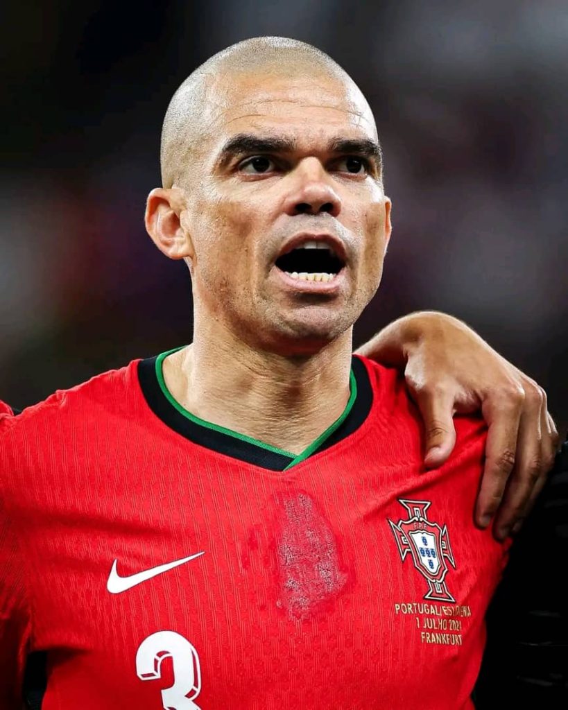 La légende portugaise Pepe se retire du football professionnel
