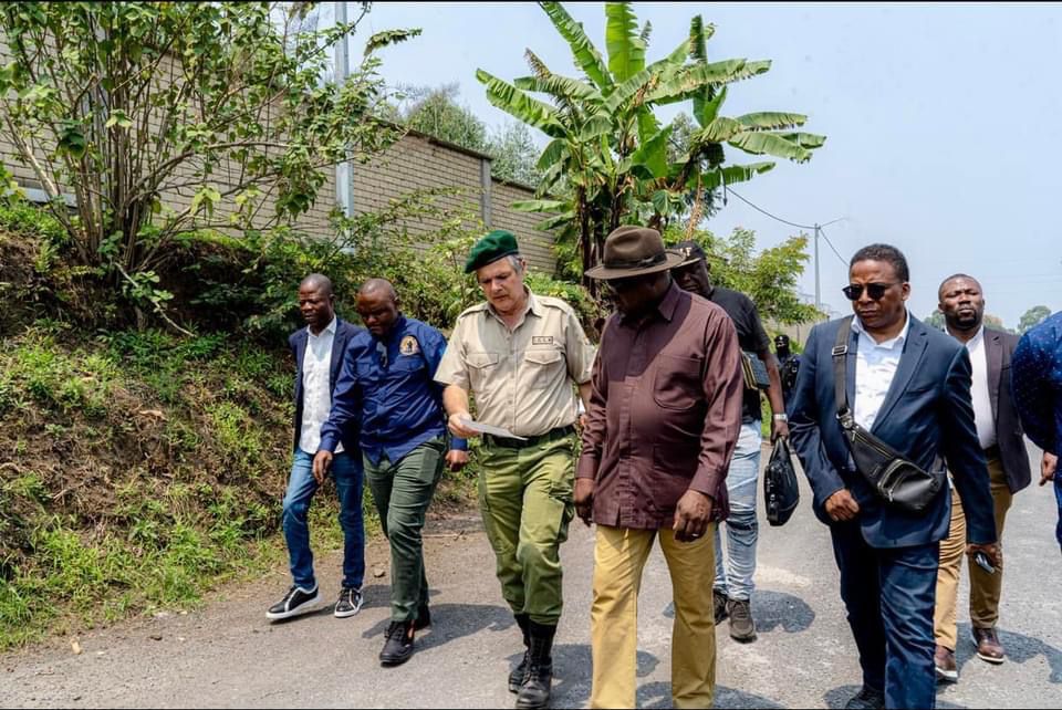 Le Ministre Didier M’Pambia visite le Parc National des Virunga et s'engage pour la conservation