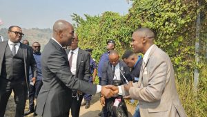 le Gouverneur du Sud-Kivu, Jean-Jacques PURUSI SADIKI a regagné sa Province par le petit port d'AMSAR en territoire de KABARE