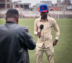 Un entraîneur suspendu par la LIFNOKI pour avoir agressé le journaliste sportif Richard Muhima