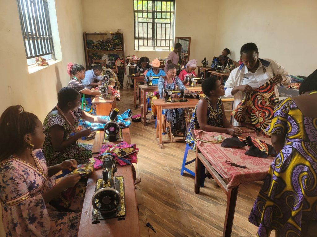 Des femmes déplacées survivantes des atrocités des groupes armés formées et appuyées en vue de leur autonomisation