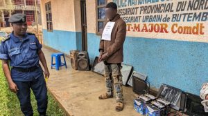 Butembo : Un présumé bandit membre d'un réseau criminel arrêté par la police Un présumé bandit membre d'un réseau criminel arrêté par la police