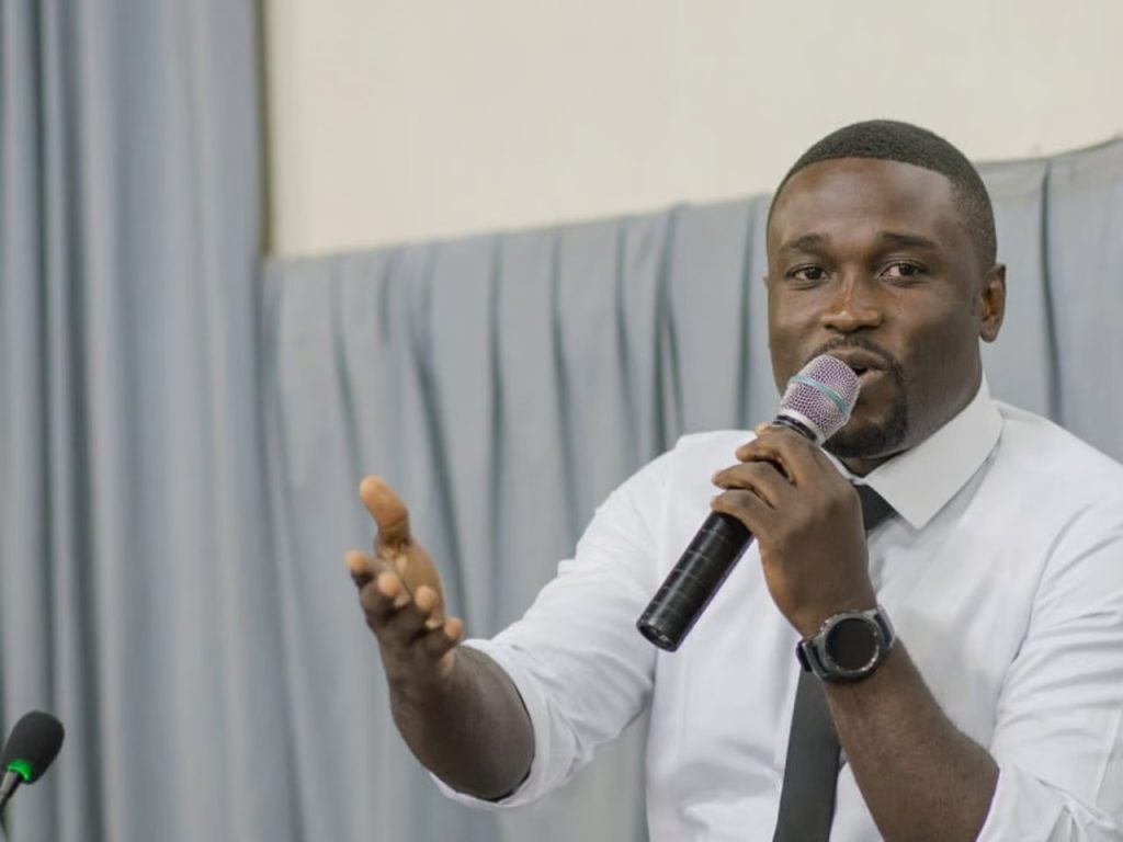 RDC : Seth Kikuni quitte le pays sous pression politique L'opposant congolais Moïse Katumbi a condamné avec la plus grande fermeté l'arrestation de Seth Kikuni