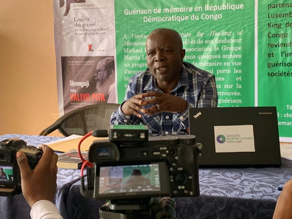 Le groupe Martin Luther King lance la traduction en swahili du livre du Père Michael Lapsley sur la guérison des mémoires