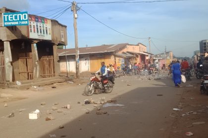 L'assassinat d'un civil à la base d'une manifestation improvisée