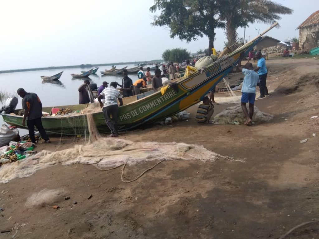 Noyade sur le lac Édouard, 4 morts et 7 rescapés