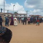 A Beni, les manifestants pacifiques au ront point du 30 juin, se dirigeant au stade de Ngadi ce mardi 15 octobre 2024