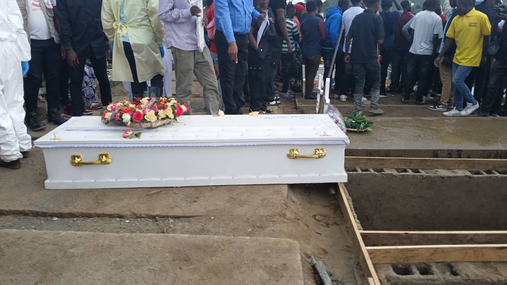 Inhumation d'une dizaine de victimes du naufrage du bateau sur le Lac Kivu