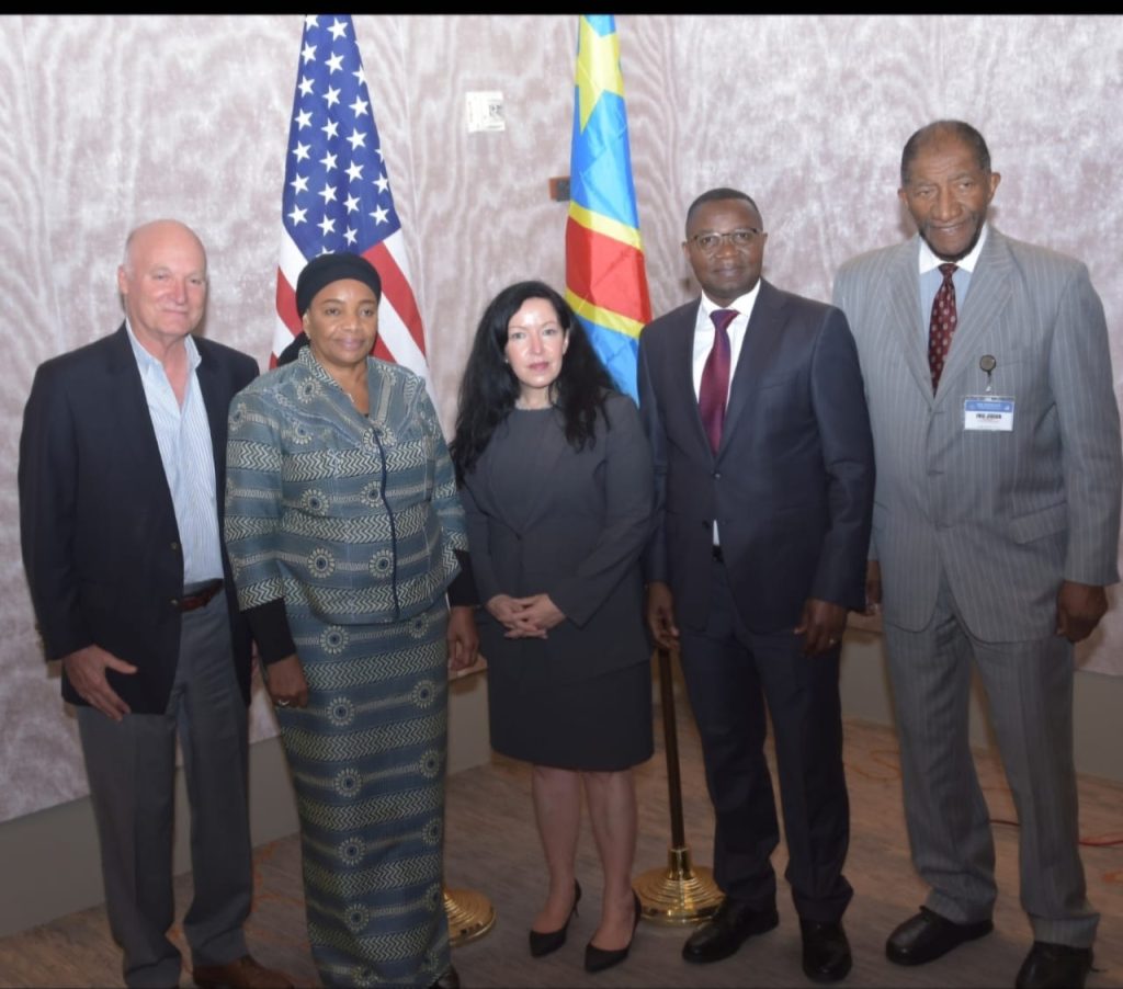 Ouverture du Forum à la Silicon Valley pour un partenariat direct avec les géants de la technologie tels que Tesla, Google et Apple