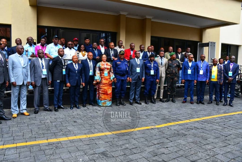 Le gouverneur militaire nomme cinq nouveaux conseillers, dont une femme