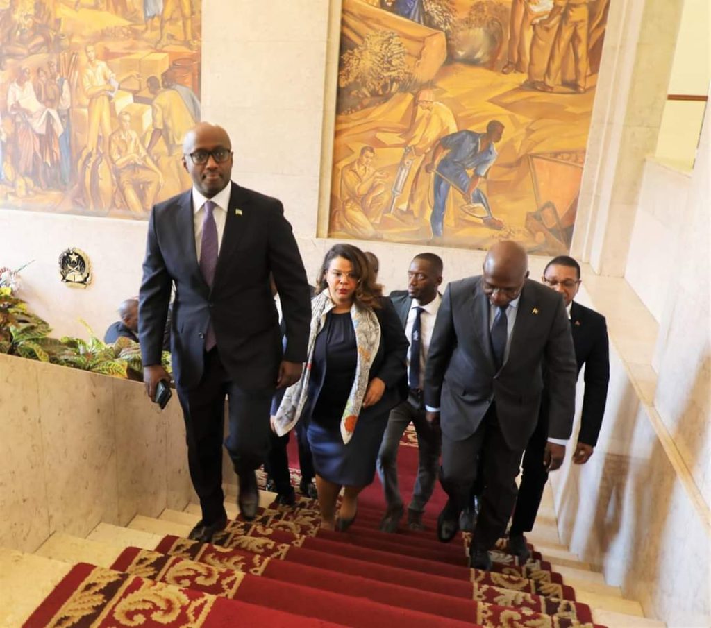 Thérèse Kayikwamba et Olivier Nduhungirehe réunis à Luanda