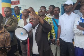 Premier jour sans activités à Kasindi, les manifestants devant le bureau du délégué du gouverneur