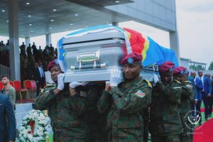 Le Chef de l’État rend hommage au Lieutenant-colonel Théodore Mpoyi Mukuna, pilier de la GR