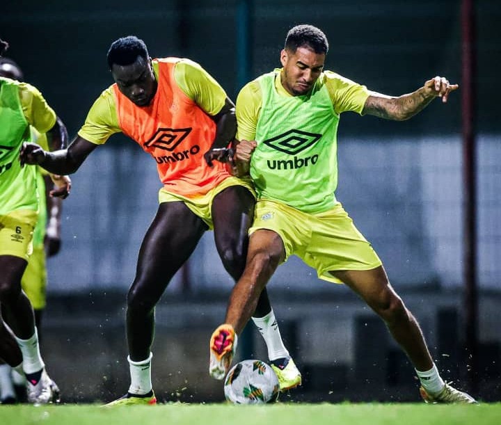 Première séance d'entraînement au complet des Léopards à Abidjan