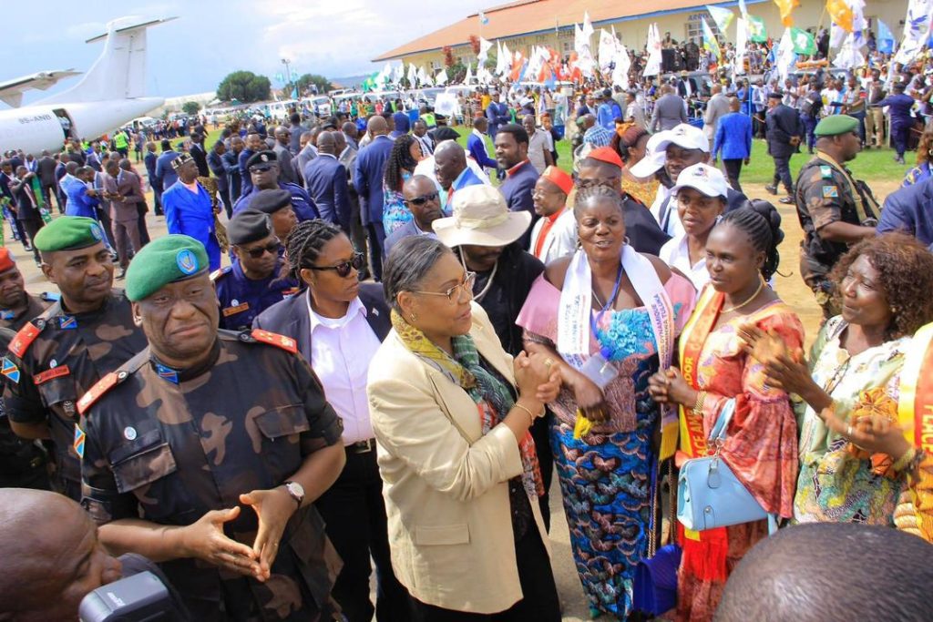 La Première ministre Judith Suminwa Tuluka à Bunia pour recueillir les avis de la population sur l’état de siège