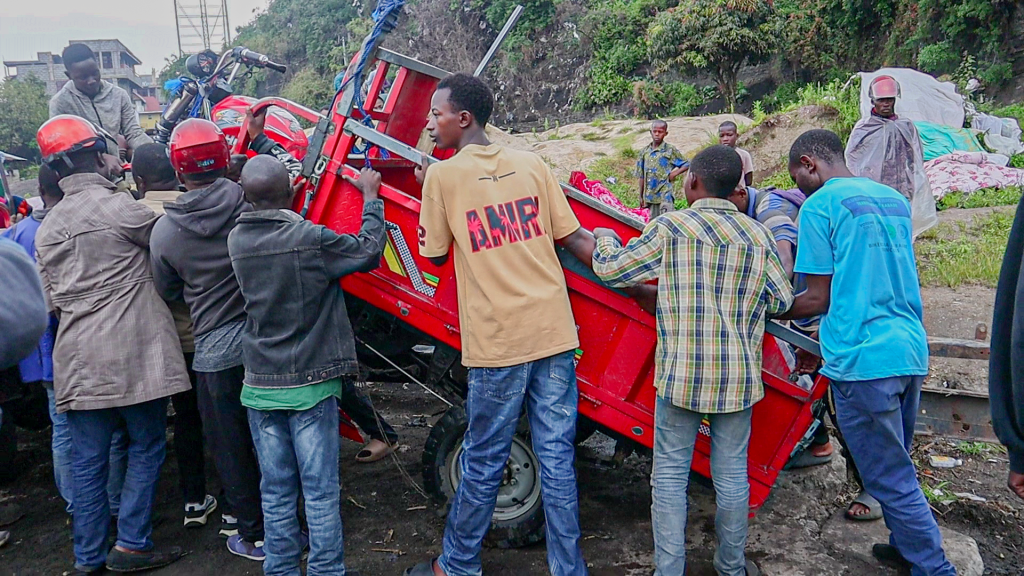 Un conducteur de tricycle tombe dans le lac Kivu, la jeunesse communale réclame des garde-fous