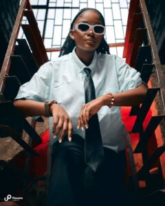 Gloria Bash : L'artiste de Goma sur scène avec Fally Ipupa, Gims et d'autres stars à Paris L'artiste de Goma sur scène avec Fally Ipupa, Gims et d'autres stars à Paris