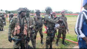 Lubero : Les forces vives et associations féminines de Butembo appuient les militaires FARDC engagés au front Les forces vives et associations féminines de Butembo appuient les militaires FARDC engagés au front