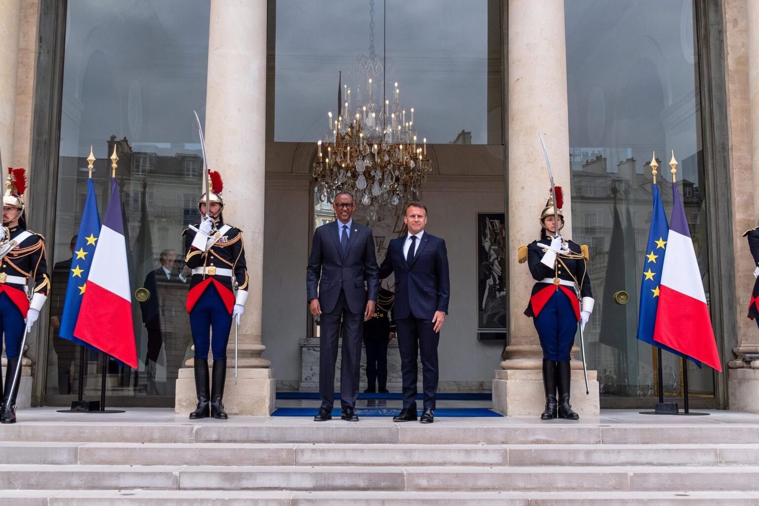 Paul KAGAME accueilli par Macron à Paris
