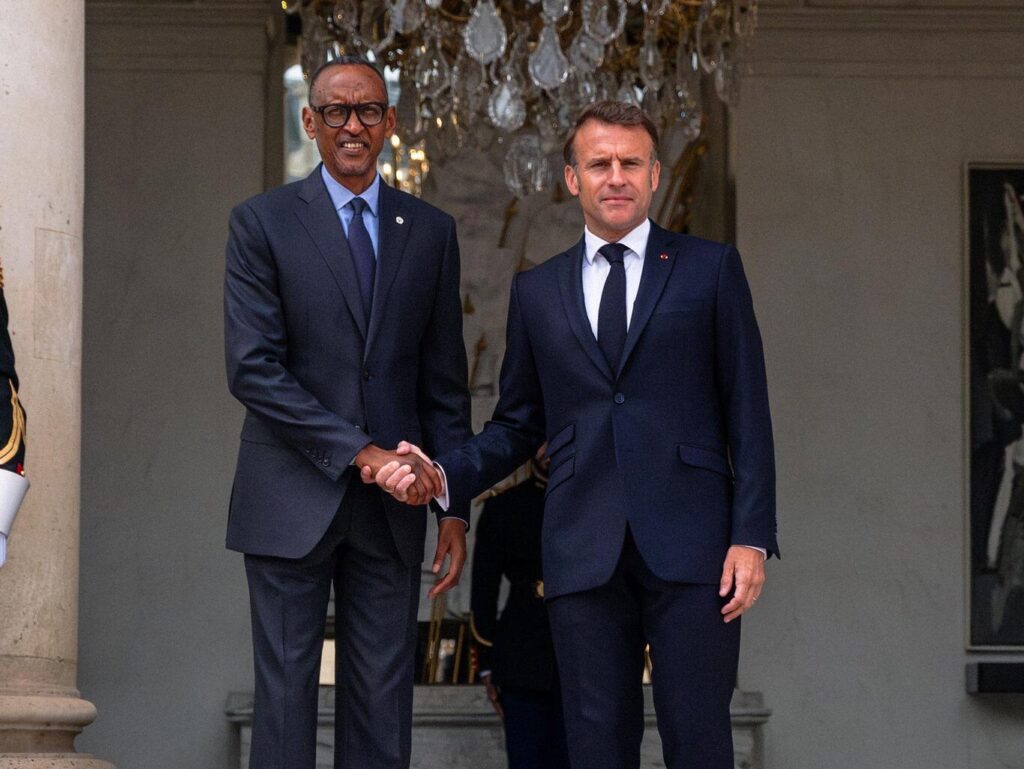 Paul KAGAME accueilli par Macron à Paris