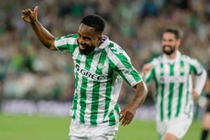 Bakambu brille, le Real Betis a un pied en finale
