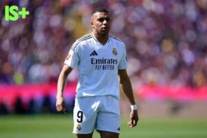 Mbappé entre dans l’histoire avec son triplé face au Barça