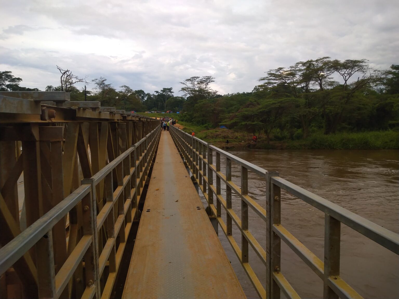Reprise du trafic sur le pont Semuliki