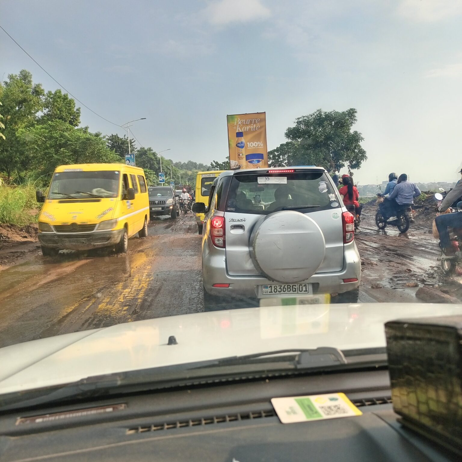 Interdiction de circulation des camions de plus de 20 tonnes en plein jour