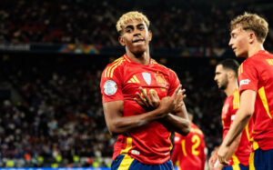 Ligue des Nations : Lamine Yamal au sommet de son art, l'Espagne se qualifie en finale Lamine Yamal au sommet de son art, l'Espagne se qualifie en finale