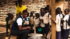 Plus de 2000 élèves bénéficient d’une cantine scolaire contre la malnutrition