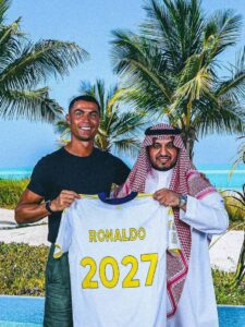 Cristiano Ronaldo prolonge son aventure avec Al-Nassr