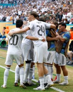 Coupe du Monde des Clubs : Le Real Madrid barre la route à la Juventus de Turin Le Real Madrid barre la route à la Juventus de Turin
