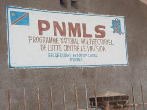Uvira : Le PNMLS sensibilise les écoles aux risques de VIH/SIDA liés aux objets tranchants Le PNMLS sensibilise les écoles aux risques de VIH/SIDA liés aux objets tranchants