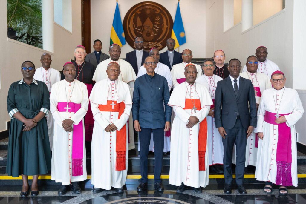 RDC-Rwanda : Le Cardinal Fridolin Ambongo appelle à l’unité de l’Afrique à la clôture du SCEAM à Kigali Le Cardinal Fridolin Ambongo appelle à l'unité de l'Afrique à la clôture du SCEAM à Kigali