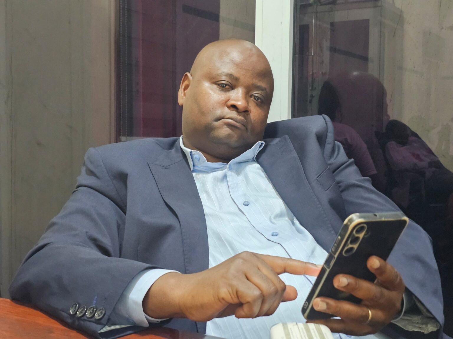 JED alerte sur la détention du journaliste Tuver Wundi à Kinshasa et exige des clarifications