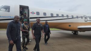 Le gouverneur militaire annonce des solutions après son retour de Kinshasa