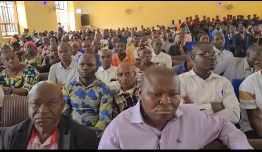 Le gouverneur Somo Kakule exhorte les jeunes à intégrer les FARDC