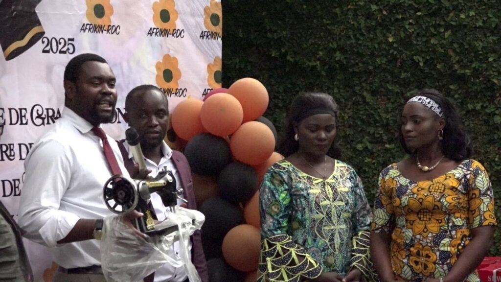 Goma : AFRIKIN offre formation et machines à coudre à 17 femmes vulnérables pour bâtir leur autonomie AFRIKIN offre formation et machines à coudre à 17 femmes vulnérables pour bâtir leur autonomie