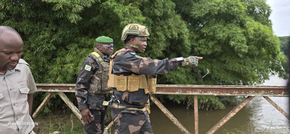 Beni : Le gouverneur Somo Kakule ordonne la réhabilitation du pont Semuliki Le gouverneur Somo Kakule recommande la réhabilitation du pont Semuliki