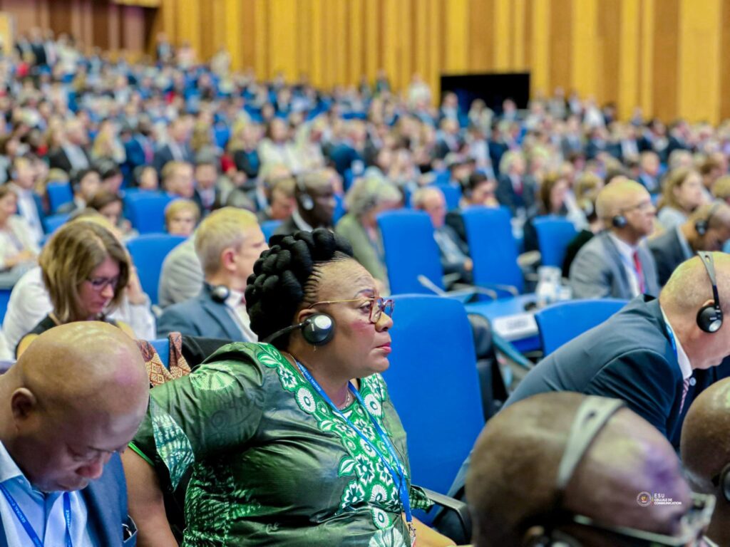 Suspension des inscriptions au troisième cycle. La patronne de l’ESURSI, Prof Dr Marie-Thérèse Sombo