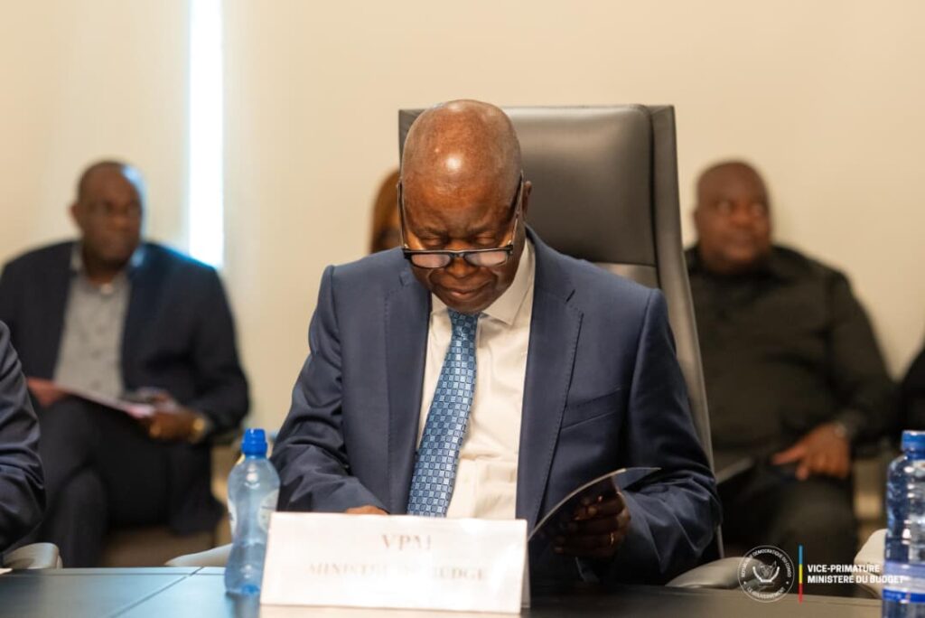 Le gouvernement valide le projet de loi de finances 2026 de 20,3 milliards de dollars