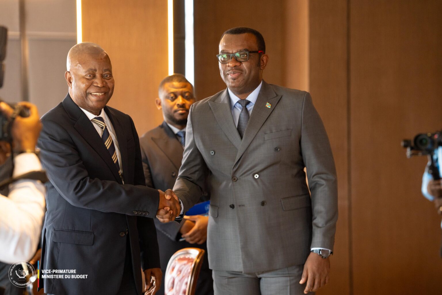 Le gouvernement valide le projet de loi de finances 2026 de 20,3 milliards de dollars