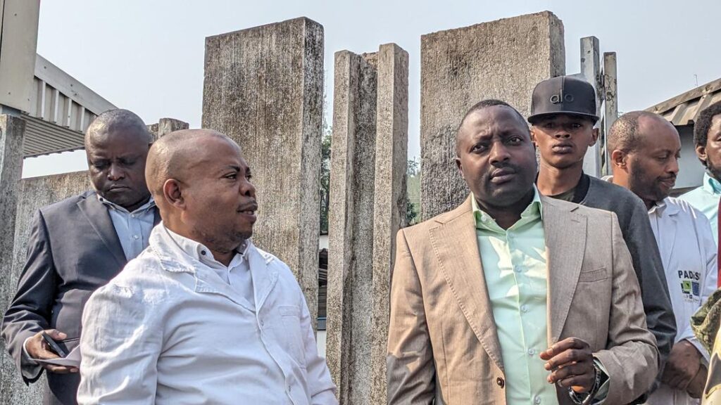 le gouverneur Bahati Musanga inspecte les travaux de modernisation de l’hôpital provincial